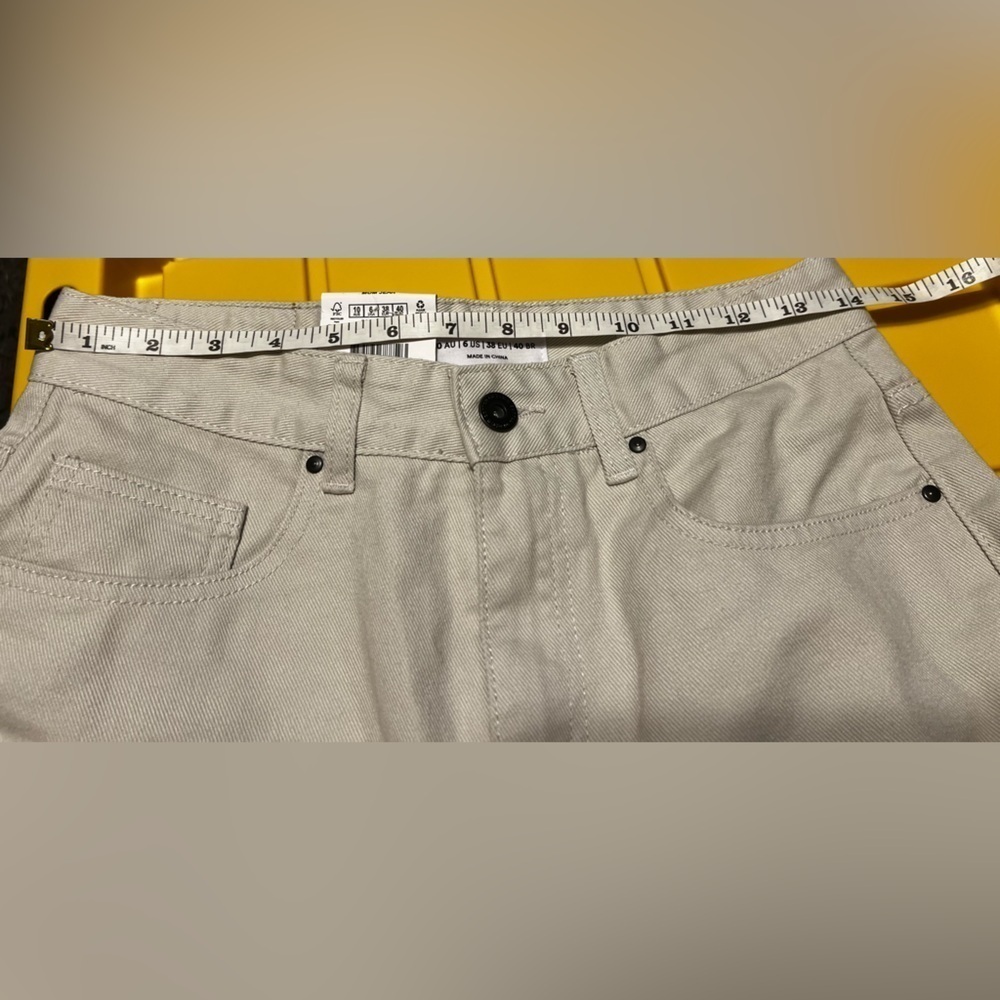 NWT Cotton On Mom Jeans-Soft Toupe - Picture 9 of 9